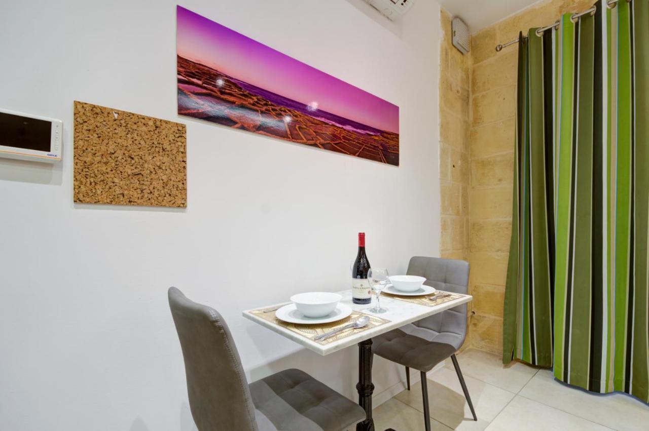 Tritoni Harbour Suites - La Valeta Exterior foto